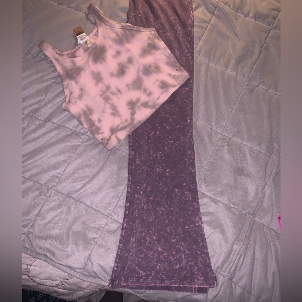 Victoria’s Secret Pink Mid-Rise Foldover Leggings & Cropped Iced Coffee Tie Dye - Picture 2 of 14